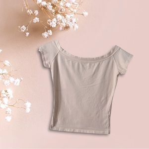 Brandy Melville Rin Top Off The Shoulder Shirt